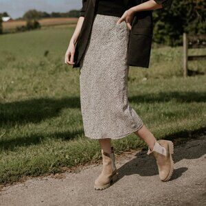 Freda Salvador Brooke Boots SZ 8.5 brown suede